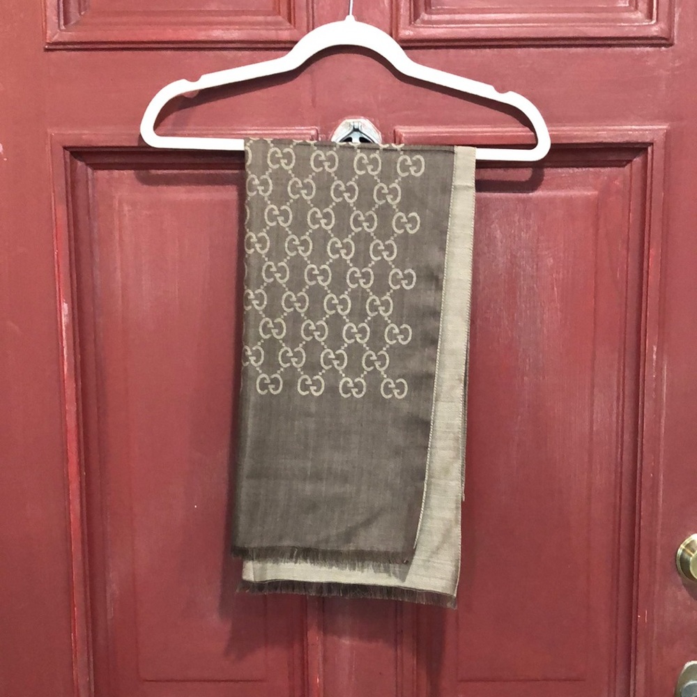 GUCCI scarf 100% silk
